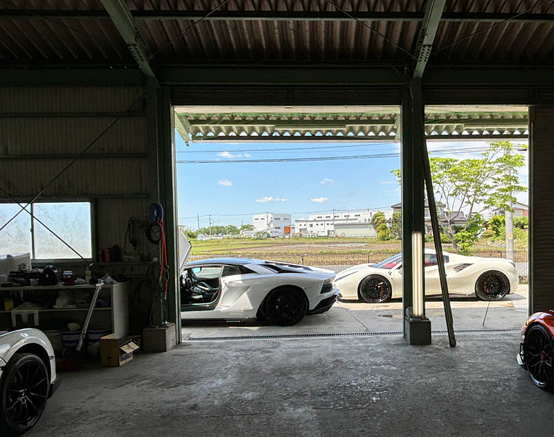 ランボルギーニ、フェラーリ